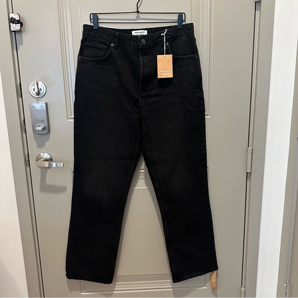 NWT Reformation Cynthia High Rise Straight Jeans Black Size 31 - Picture 1 of 10